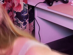 18 éves, Amatőr, Szépség, Cumizás, Ondó fröcskölés, Csókolózás, Durva, Tini