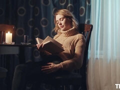 Ξανθιά, Σε στάση σκύλου στα τέσσερα, Μαλακία με το δάχτυλο για γυναίκες, Μαλακία, Αυνανισμός, Ξυρισμένη, Κοκκαλιάρης, Τατουάζ