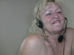 Amatör, Stor stjärt, Stora tuttar, Blondin, Fingering, Milf, Solo, Strippning