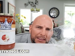 Velký zadek, Velké kozy, Kuřba, Sperma v puse, Péro, Na pejska, Obrovský, Realita