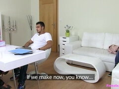 Blasen, Paar, Aufs gesicht abspritzen, Frau, Frau frau mann, Masturbation, Büro, Flotter dreier