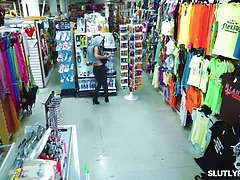 Velika rit, Fafanje, Milf, Naravne joške, Pisarna, Najstnice, Trojček