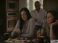 Anal, 2 femmes 1 homme, Plan cul à trois