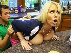 Grosser arsch, Grosser schwanz, Grosse titten, Blasen, Hundestellung, Milf, Muschi