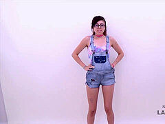 Catchy nubile pussyfucked by agent at modeling audition