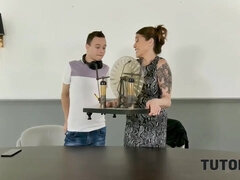 Braunhaarige, Kitzler, Geile alte tussi, Hd, Reif, Piercing, Realität, Lehrer