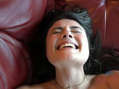 Amatör, Brunett, Orgasm, Pov, Rakad, Röker, Sockor, Tuttar