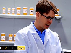 Outstanding beauty (Kenzie Reeves) with sexy figure fucks her pharmacy (Markus Dupree) - brazzers
