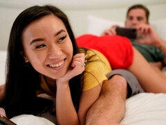 Asiat, Stor pik, Pik sutte, Hundestilling, Onani, Naturlige bryster, Teenager, Bryster