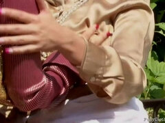 Gros seins, Habillées, Lunettes, Gants, Groupe, Talons, Embrassement, Jarretelles