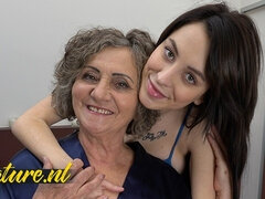 18, Amatør, Ansikt sittende, Hd, Kyssing, Naturlige bryster, Russer, Tenåring