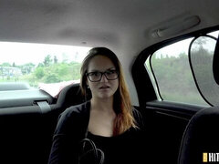 Verga grande, Tetas grandes, Mamada, Coche, Estilo perrito, Madres para coger, Al aire libre, Pov