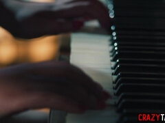 Teen enjoyed pussy licking on the piano