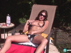 Amateur, Gros cul, Gros seins, Doigter, Masturbation, De plein air, Solo, Dénudage