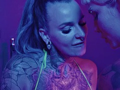 Store pupper, Dildoen, Dobbel penetrering, Fetisj, Hardcore, Lesbisk, Kontor, Pupper