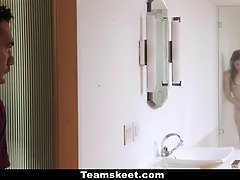 Öcsi, Hd, Izmos, Természetes mellek, Zuhanyozó, Lánytestvér, Tini, Begyek