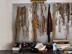 게이, 엉덩이 때리기