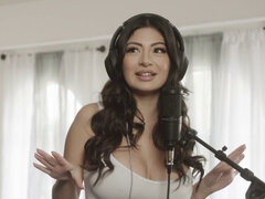 Store bryster, Pik sutte, Brunette, Hd, Slikning, Orgasme, Fisse, Realitet