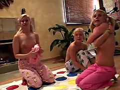 デカパイ, ブロンド, 衣服着たままセックス, 彼女, レズビアン, パンティ, ティーン, オッパイの