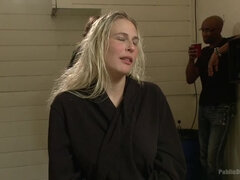Bdsm, Store pupper, Blond, Fangenskap, Dominerende kvinne, Orgie, Slave, Squirting