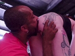 Albina, carro, loira anal