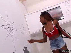 黒人, イく瞬間, 黒人, 顔射, のぞき穴