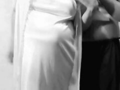 18, 69, 叔母, バイセクシャル, フェラチオ, 言葉責め, 手コキする, オフィス