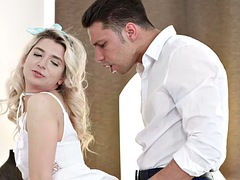 Blondýna, Stříkání spermatu, Exhibicionisti, Líbání, Kalhotky, Vyhublá, Teenka, Kozičky