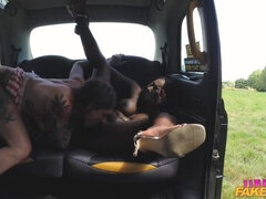 Rumpa, Stora tuttar, Kvinna, Fetisch, Fingering, Lesbisk, Utomhus, Fitta