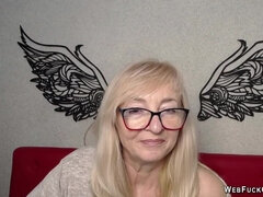 Amatør, Blondine, Påklædt sex, Briller, Hd, Ældre kvinde, Mor jeg gerne vil kneppe, Solo