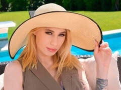 Bikini, Blondýna, Kuřba, Na pejska, Honění, Výprask, Venku, Teenka