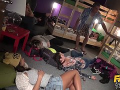 Bakfra, Fransk, Hd, Orgasme, Ridning, Røff, Skrikende, Stramt