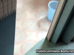 Leie, Asiatisch, Geile alte tussi, Behaart, Küche, Reif, Spanner, Ehefrau