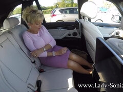 Gros seins, Blonde, Britannique, Plantureuse, Voiture, Mature, Public, Jarretelles