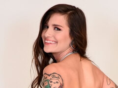 Hatalmas hátsó, Ujjazás, Sarokkal való, Maszti, Egyedül, Sztrippelés, Begyek, Vibi