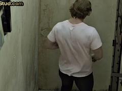 Skinny amateur twunk buttsmashed in 3way