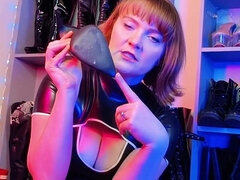 Dominancie, Femdom, Fetiš, Podpätky, Poníženie, Latex, Ryšavé, Sólo