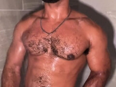 Amatør, Bad, Stor kukk, Onani, Alene