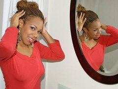 Grosser arsch, Grosse titten, Braunhaarige, Schwarz, Masturbation, Natürlichen titten, Kurzes haar, Solo