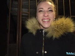 Amatéři, Blondýna, Kuřba, České, Péro, Hardcore, Orgasmus, Na veřejnosti