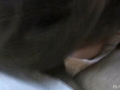 18 ans, Sucer une bite, Brunette brune, Pov, Adolescente