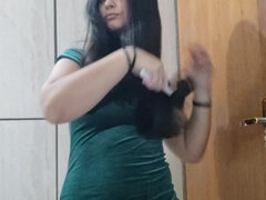 Dress up with Me - Green Dress and Provocative Look