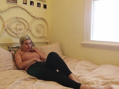 Enthousiasteling, Vrouw, Hd, Masturbatie, Tepels, Orgasme, Kort haar, Alleen