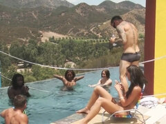 Negro, Engañando, Corridas, Interracial, Fiesta, Piscina, Coño, Tetas