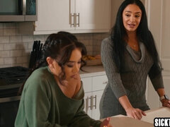 Asiater, Dype svelg, Pikk, Bakfra, Fingring, Realitet, Suging, Pupper