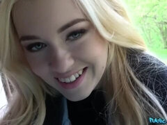 Stor stjärt, Stor kuk, Stora tuttar, Blondin, Avsugning, Doggystyle, Utomhus, Pov