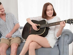 18 anni, Culo, Da dietro, Tette naturali, Rasata, Magra, Ragazza, Tette