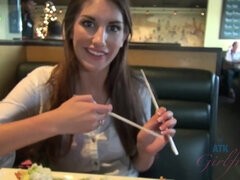 18 jahre, Strand, Grosse titten, Bikini, Braunhaarige, Auto, Im freien, Jungendliche (18+)