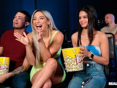 Analny, Tyłek, Blondynka, Obciąganie, Rogacz, Styl na pieska, Obciąganie, Odpędzanie