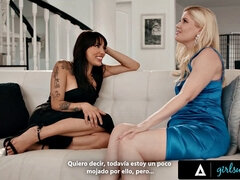 Gros cul, Blonde, Brunette brune, Gorge profonde, Lesbienne, Seins naturels, Culottes ou slips, Réalité